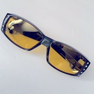 Wrap around night vision glasses